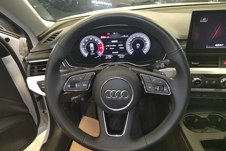 Used Audi A4L 2020 40 TFSI Fashion Dynamic Model Steering Wheel