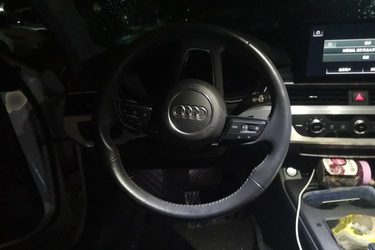 Used Audi A4L 2020 40 TFSI Fashion Dynamic Model Steering Wheel