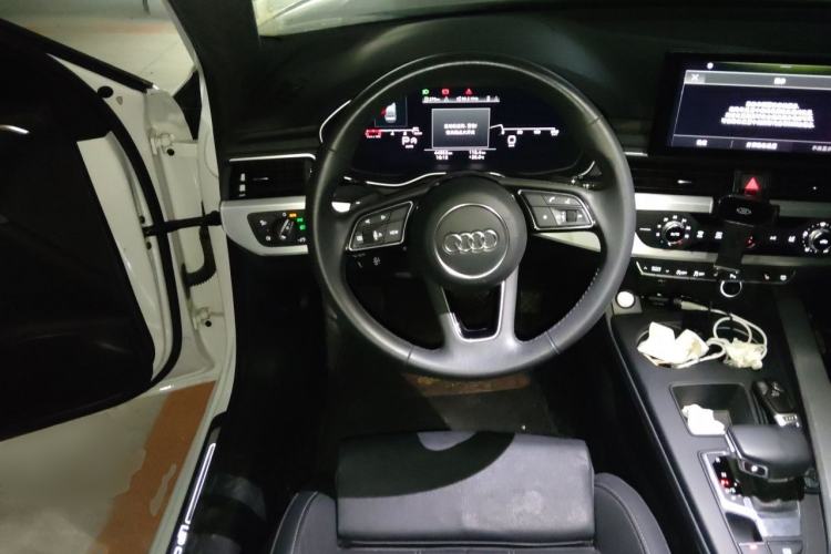 Used Audi A4L 2020 40 TFSI Fashion Dynamic Model Steering Wheel