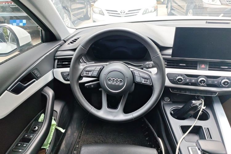 Used Audi A4L 2020 40 TFSI Fashion Dynamic Model Steering Wheel