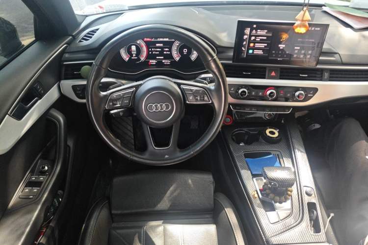 Used Audi A4L 2020 40 TFSI Fashion Dynamic Model Steering Wheel