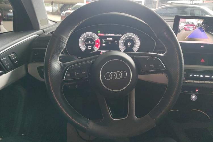 Used Audi A4L 2020 40 TFSI Luxury Dynamic Model Steering Wheel