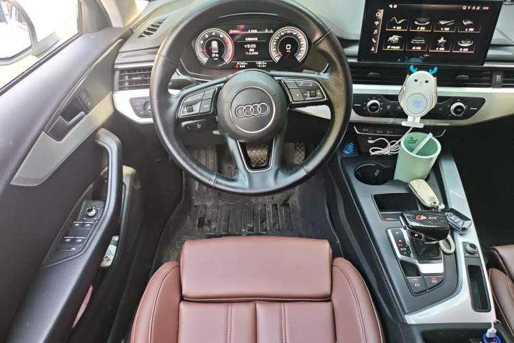 Used Audi A4L 2020 40 TFSI Fashion Dynamic Model Steering Wheel