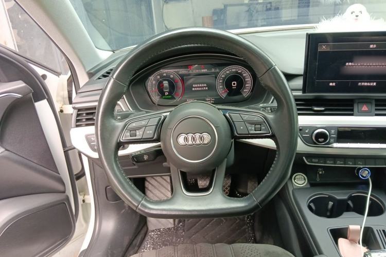 Used Audi A4L 2020 40 TFSI Luxury Dynamic Model Steering Wheel