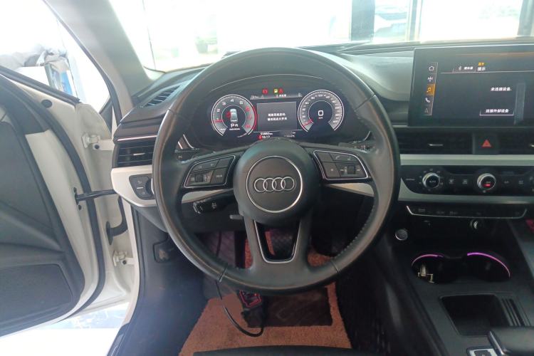 Used Audi A4L 2020 40 TFSI Fashion Dynamic Model Steering Wheel