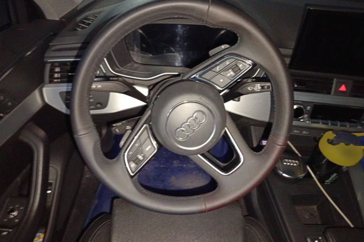 Used Audi A4L 2020 35 TFSI Fashion Dynamic Model Steering Wheel