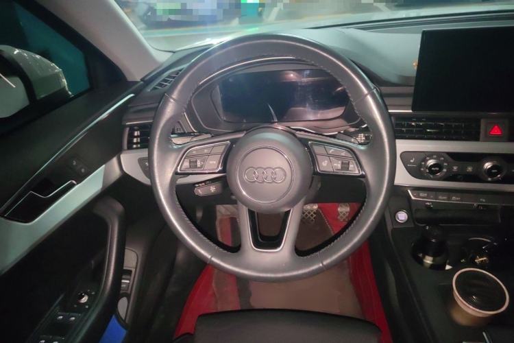 Used Audi A4L 2020 40 TFSI Luxury Dynamic Model Steering Wheel