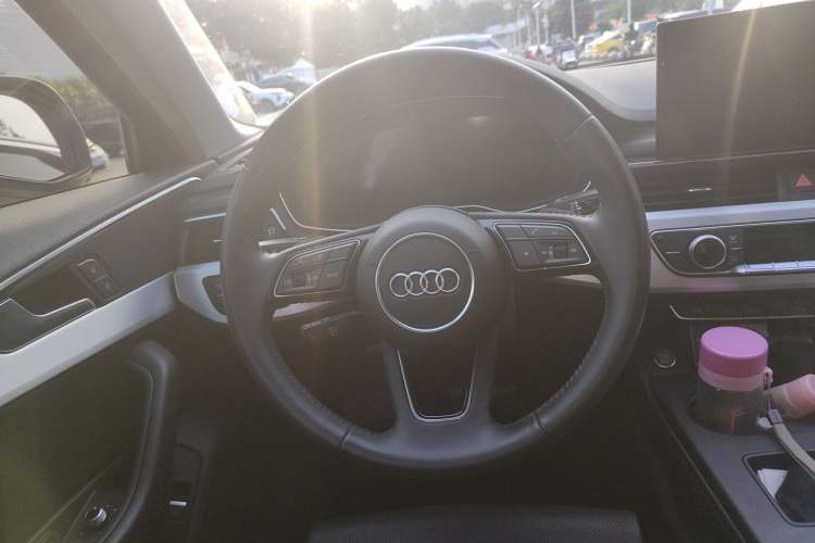 Used Audi A4L 2020 40 TFSI Fashion Dynamic Model Steering Wheel