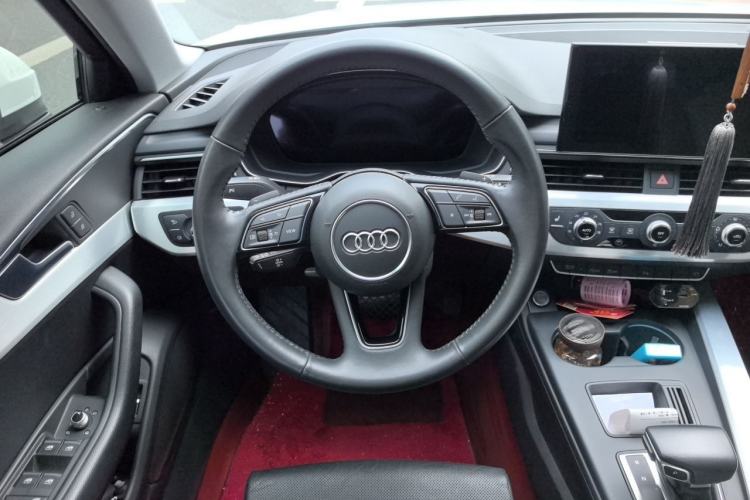 Used Audi A4L 2020 40 TFSI Fashion Dynamic Model Steering Wheel