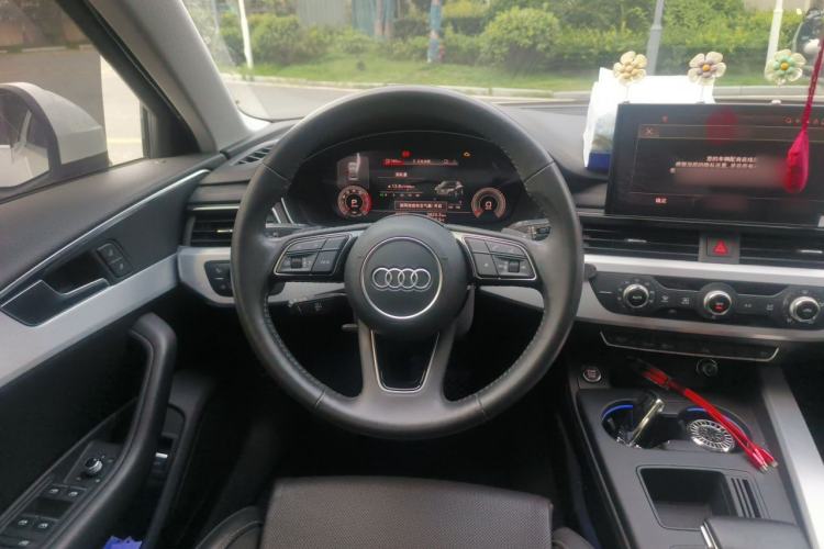 Used Audi A4L 2020 40 TFSI Fashion Dynamic Model Steering Wheel