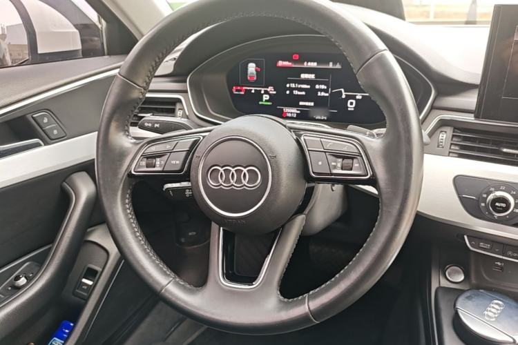 Used Audi A4L 2020 40 TFSI Fashion Dynamic Model Steering Wheel
