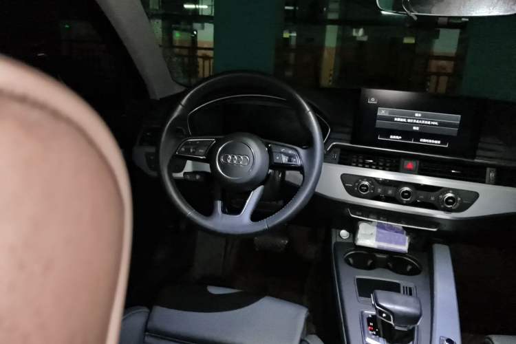 Used Audi A4L 2020 35 TFSI Fashion Dynamic Model Steering Wheel