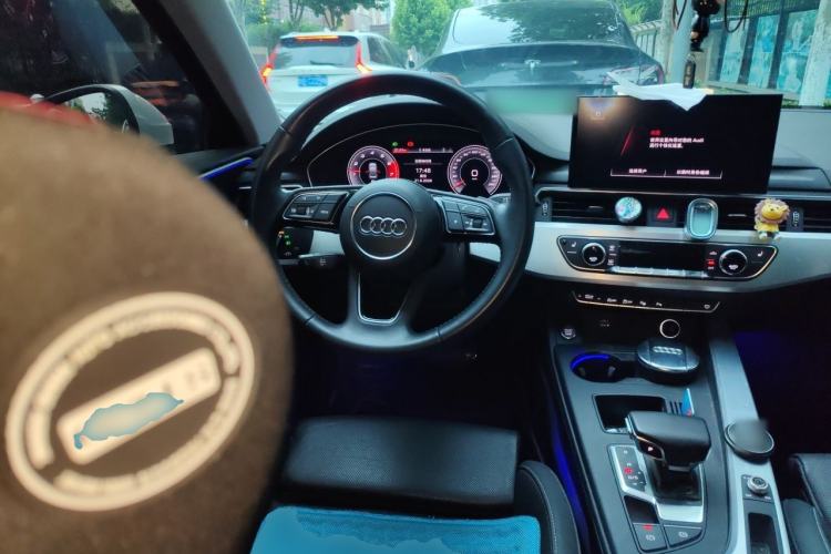 Used Audi A4L 2020 40 TFSI quattro Luxury Dynamic Model Steering Wheel