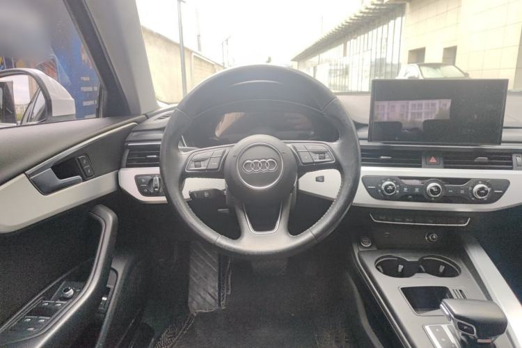 Used Audi A4L 2020 40 TFSI Fashion Dynamic Model Steering Wheel