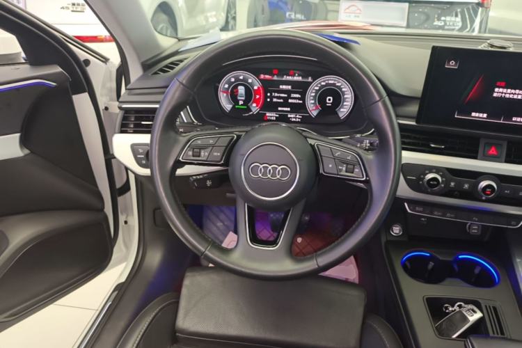 Used Audi A4L 2020 40 TFSI Fashion Dynamic Model Steering Wheel