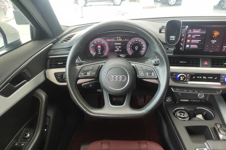 Used Audi A4L 2020 40 TFSI Luxury Dynamic Model Steering Wheel
