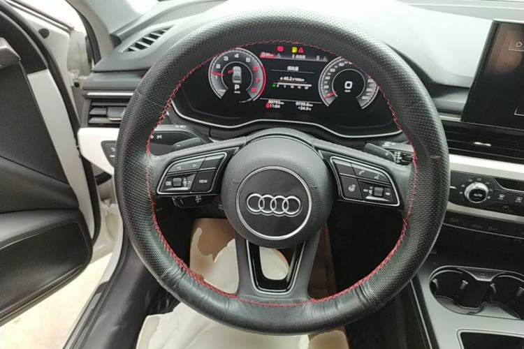 Used Audi A4L 2020 40 TFSI Fashion Dynamic Model Steering Wheel
