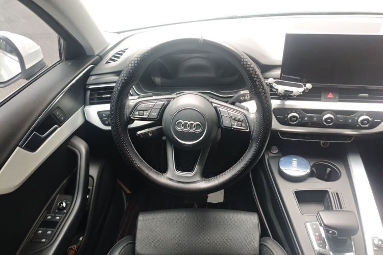 Used Audi A4L 2020 40 TFSI Fashion Dynamic Model Steering Wheel