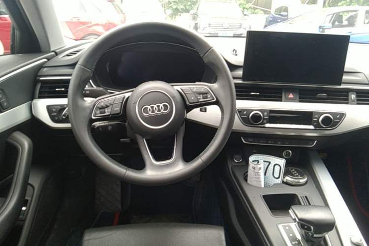 Used Audi A4L 2020 40 TFSI Fashion Dynamic Model Steering Wheel