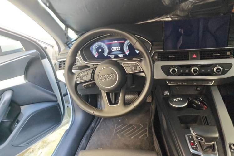 Used Audi A4L 2020 40 TFSI Fashion Dynamic Model Steering Wheel