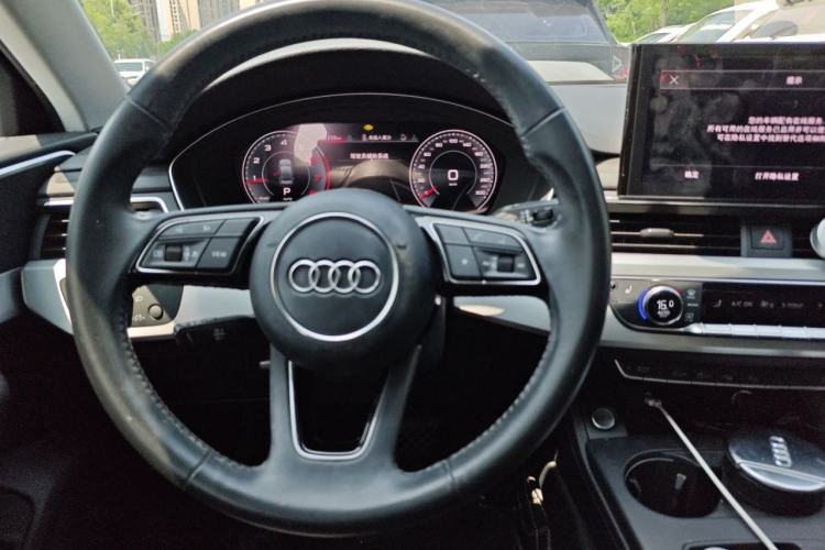 Used Audi A4L 2020 40 TFSI Luxury Dynamic Model Steering Wheel