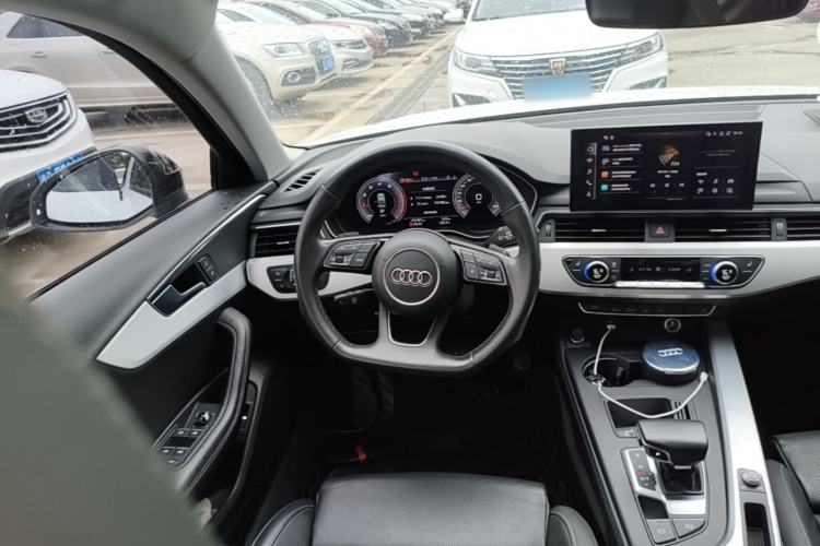 Used Audi A4L 2020 40 TFSI Fashion Dynamic Model Steering Wheel