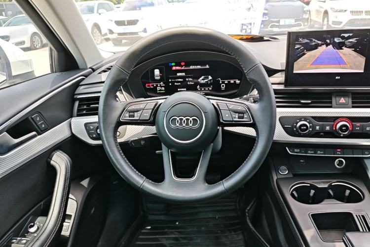 Used Audi A4L 2020 40 TFSI Fashionable and Elegant Model Steering Wheel