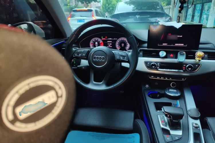 Used Audi A4L 2020 40 TFSI quattro Luxury Dynamic Model Steering Wheel