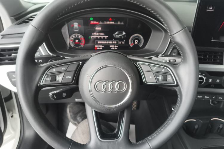 Used Audi A4L 2020 40 TFSI Fashion Dynamic Model Steering Wheel
