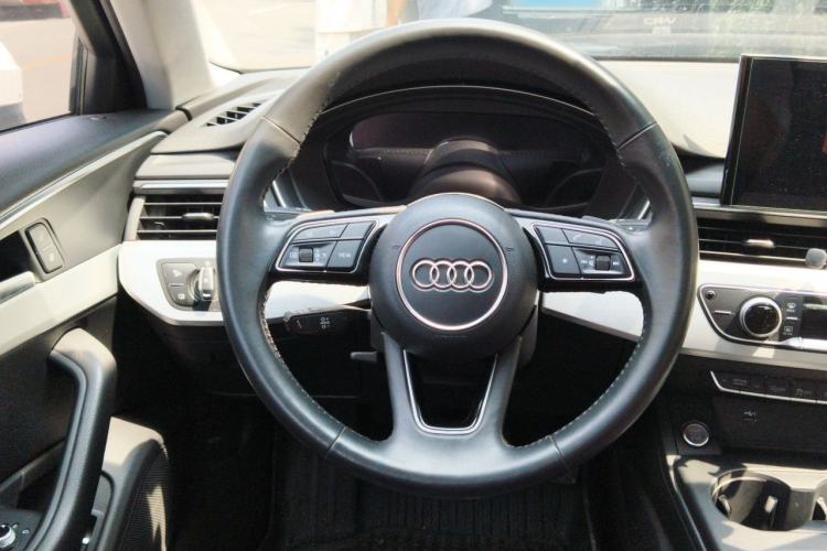 Used Audi A4L 2020 40 TFSI Fashion Dynamic Model Steering Wheel