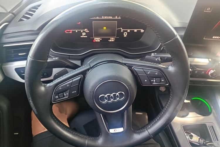 Used Audi A4L 2020 40 TFSI Fashion Dynamic Model Steering Wheel