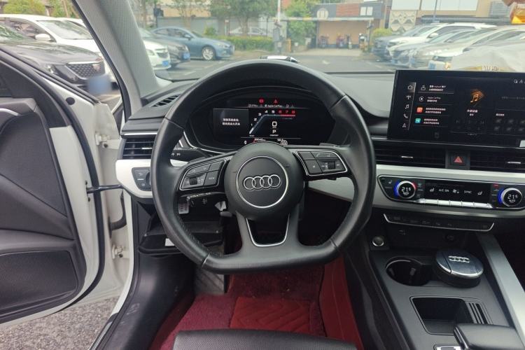 Used Audi A4L 2020 40 TFSI Luxury Dynamic Model Steering Wheel