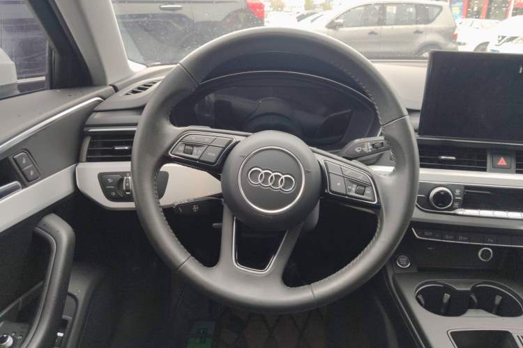 Used Audi A4L 2020 40 TFSI Fashion Dynamic Model Steering Wheel