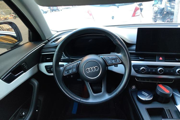 Used Audi A4L 2020 40 TFSI Fashion Dynamic Model Steering Wheel