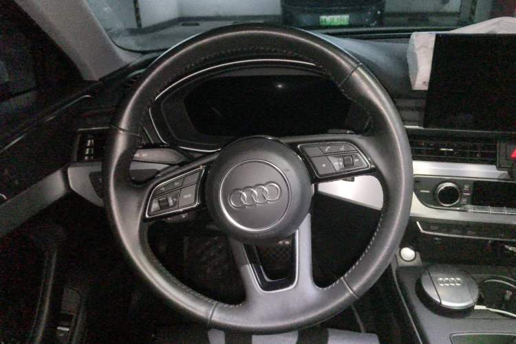 Used Audi A4L 2020 40 TFSI Fashion Dynamic Model Steering Wheel