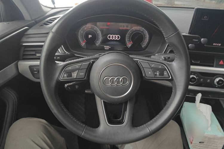 Used Audi A4L 2020 40 TFSI Fashionable and Elegant Model Steering Wheel