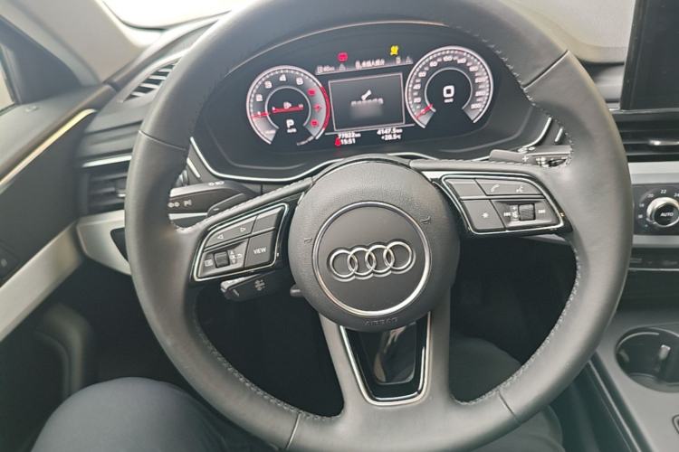 Used Audi A4L 2020 40 TFSI Fashion Dynamic Model Steering Wheel
