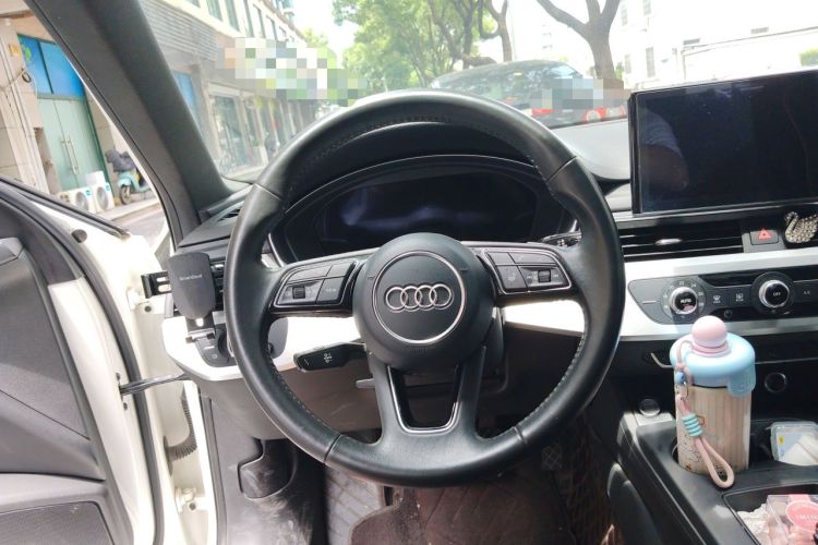 Used Audi A4L 2020 40 TFSI Fashion Dynamic Model Steering Wheel