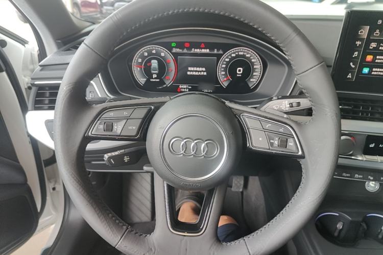Used Audi A4L 2020 40 TFSI Luxury Dynamic Model Steering Wheel
