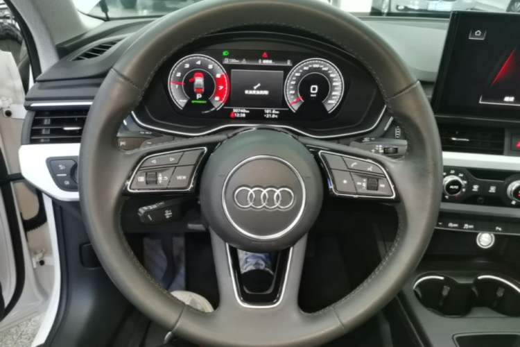 Used Audi A4L 2020 40 TFSI Fashion Dynamic Model Steering Wheel