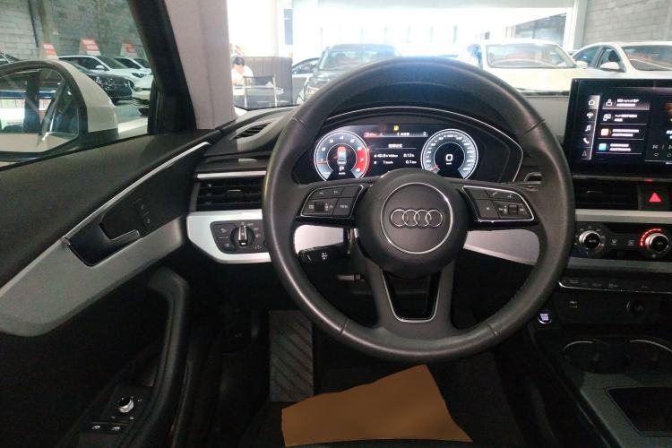 Used Audi A4L 2020 40 TFSI Fashion Dynamic Model Steering Wheel