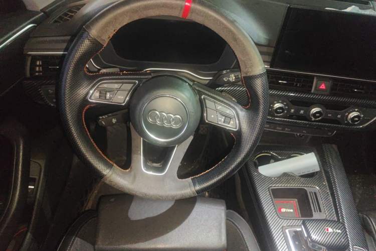 Used Audi A4L 2020 40 TFSI Fashion Dynamic Model Steering Wheel