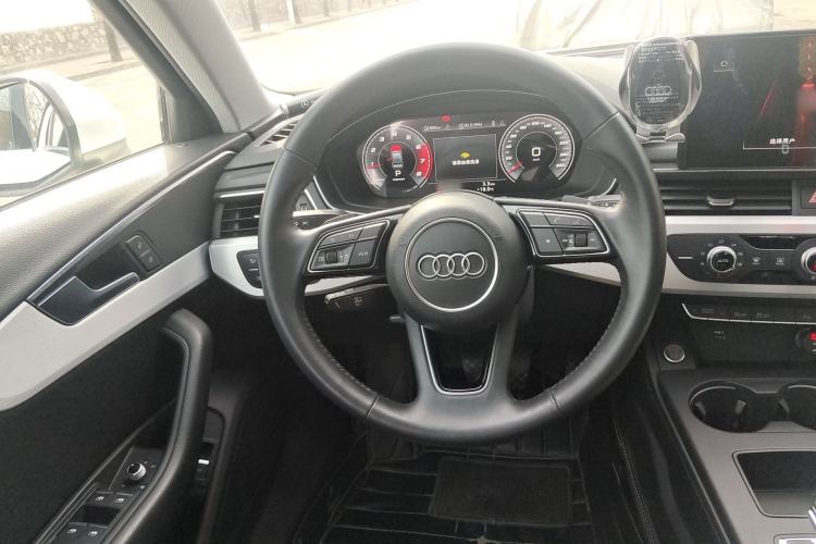 Used Audi A4L 2020 40 TFSI Fashion Dynamic Model Steering Wheel