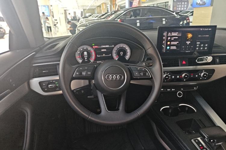 Used Audi A4L 2020 40 TFSI Fashion Dynamic Model Steering Wheel