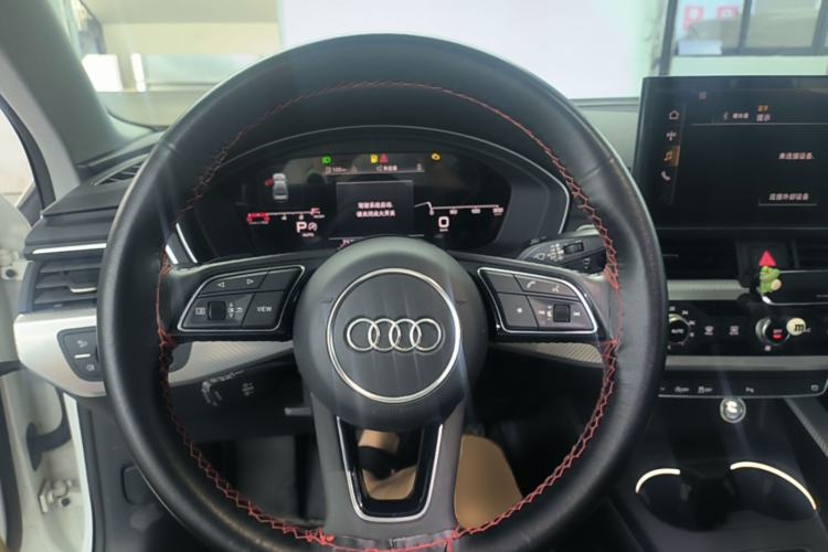 Used Audi A4L 2020 40 TFSI Fashionable and Elegant Model Steering Wheel