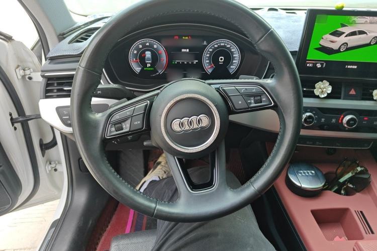 Used Audi A4L 2020 40 TFSI Fashion Dynamic Model Steering Wheel