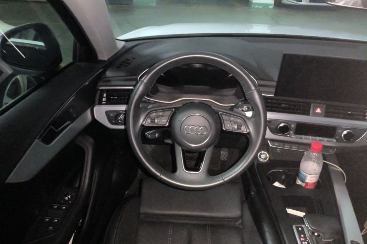 Used Audi A4L 2020 40 TFSI Fashion Dynamic Model Steering Wheel