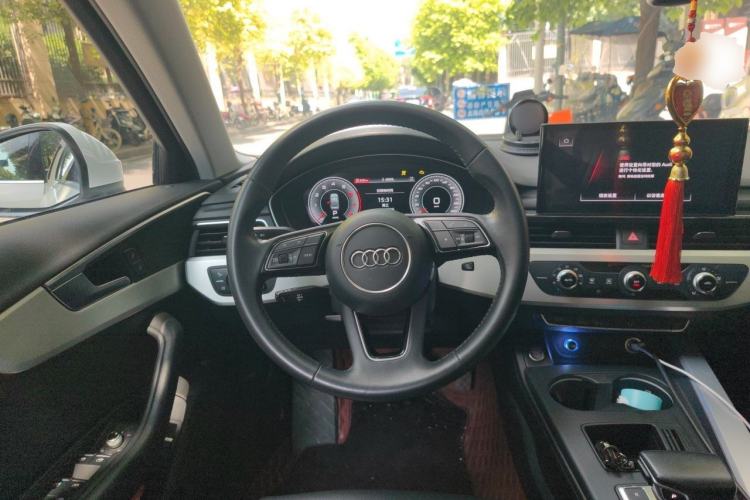 Used Audi A4L 2020 40 TFSI Fashion Dynamic Model Steering Wheel