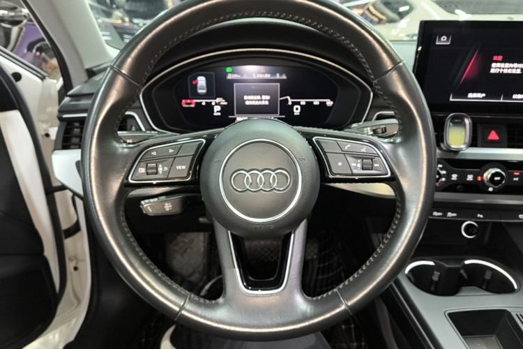 Used Audi A4L 2020 40 TFSI Fashion Dynamic Model Steering Wheel