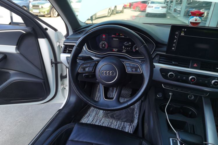 Used Audi A4L 2020 40 TFSI Fashionable and Elegant Model Steering Wheel